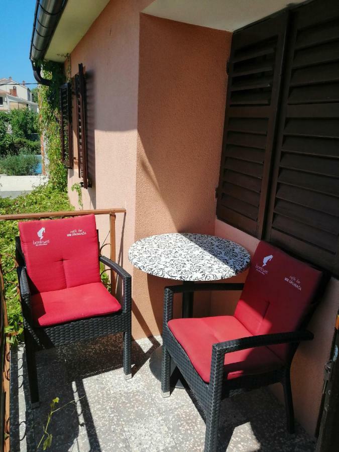 Apartments Luce Kornic Exterior photo