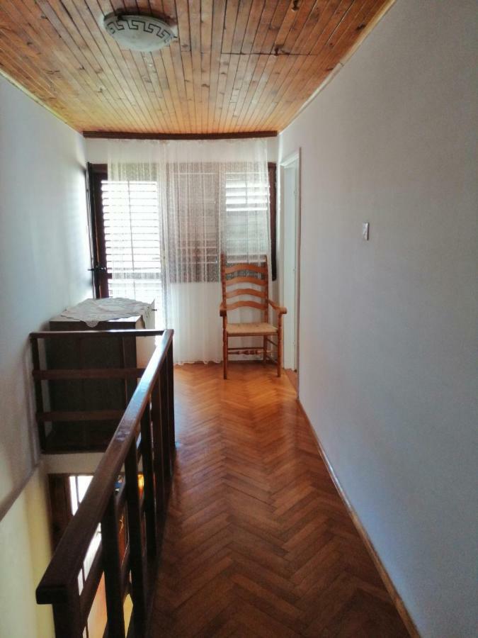 Apartments Luce Kornic Exterior photo